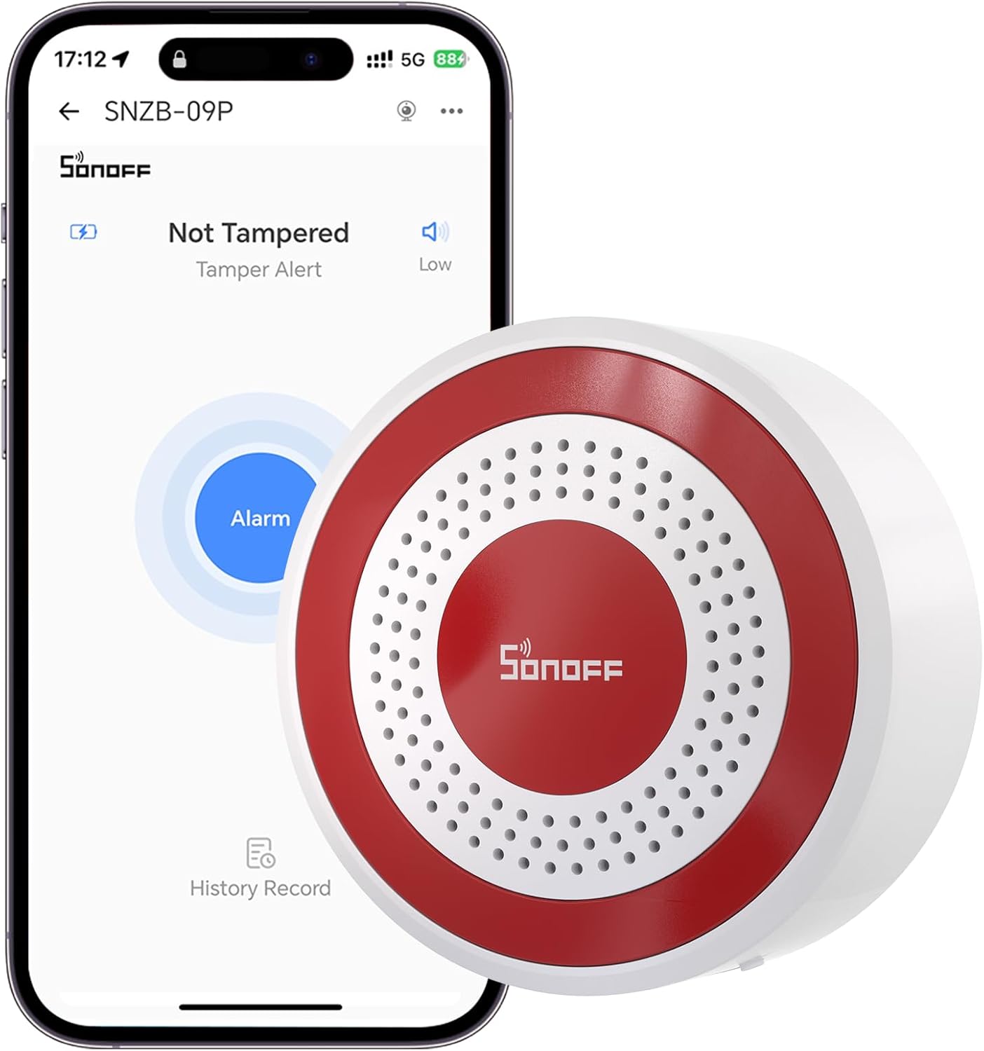 Ronde rood-witte SONOFF SNZB-09P Zigbee-binnensirene naast een smartphone met de app-weergave van de sirene en een sabotagemelding